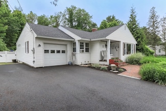 3 Mooreland Ave, Concord, NH 03301