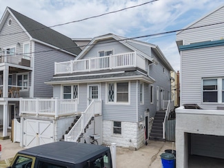 17 Maryland Ave, Long Beach, NY 11561