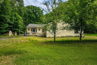 346 Stone School House Rd, Bloomingburg, NY 12721