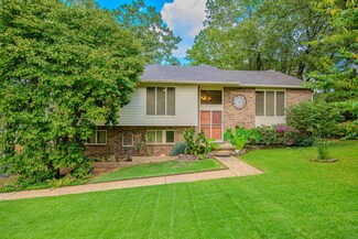 1923 Hillsborough Ln, Little Rock, AR 72212
