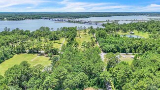 2 Petersen Point Rd, East Milton, FL 32583