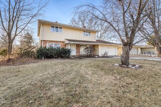 5384 Crestdale Dr, Rockford, IL 61114