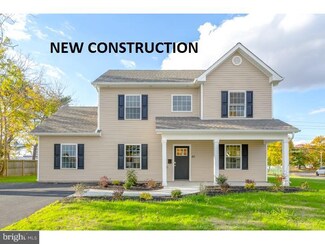 85 Plumtree Rd, Levittown, PA 19056