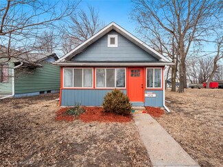 1636 Walker St, Des Moines, IA 50316