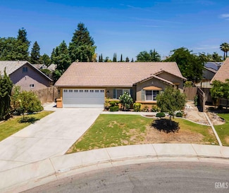 4810 Bluestone Dr, Bakersfield, CA 93311
