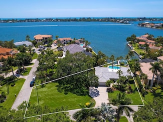 7614 Peninsular Dr, Sarasota, FL 34231