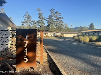 1715 S Franklin St, Seaside, OR 97138