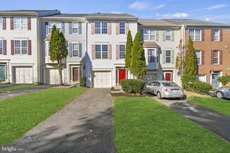 9416 Black Hawk Ct, Manassas Park, VA 20111
