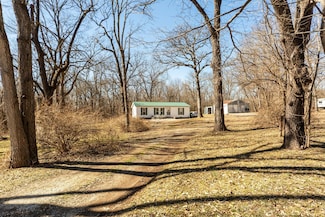 4855 S 16th Rd, Aldrich, MO 65601