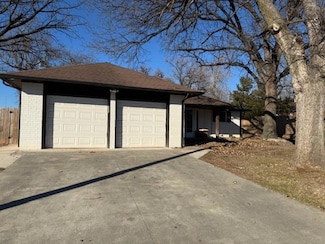1851 N 1st St, Harrah, OK 73045