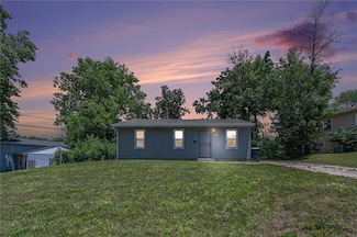 5117 Palmer Dr, Kansas City, MO 64129