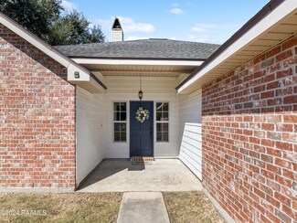 719 S Belle Cir, Breaux Bridge, LA 70517