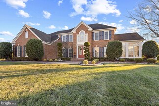 28 Courtney Ct, Freehold, NJ 07728
