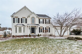 5704 Emerald Lakes Dr, Medina, OH 44256