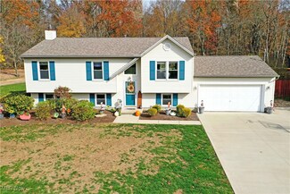2434 Wilshire Dr, Cortland, OH 44410