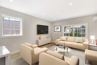 8 Crystal St Unit 3, Melrose, MA 02176