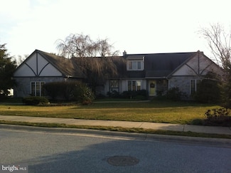 64 N Whisper Ln, New Holland, PA 17557