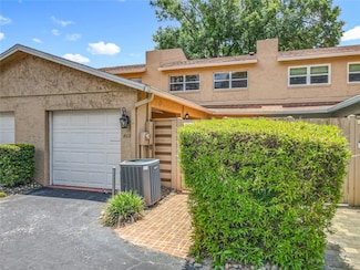802 Park Lake Cir Unit 2, Maitland, FL 32751