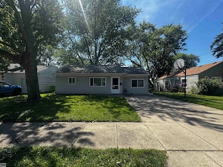 26621 Kathy St, Roseville, MI 48066