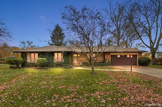 17455 Kinross Ave, Beverly Hills, MI 48025