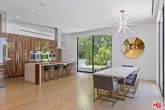 15241 Greenleaf St, Sherman Oaks, CA 91403