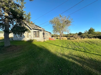 22 Cross St, Whitneyville, ME 04654