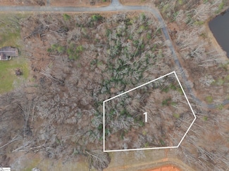 255 Bluebird Ln, Spartanburg, SC 29303