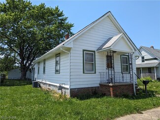 306 Connecticut Ave, Lorain, OH 44052