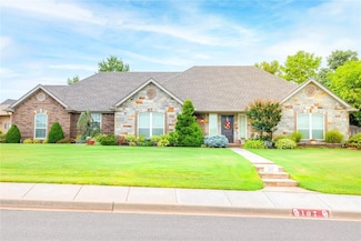 107 S Clubhouse Dr, Elk City, OK 73644