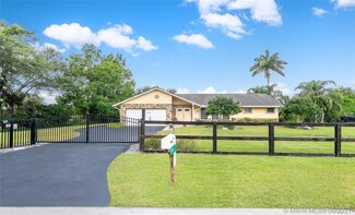 5611 SW 196th Ln, Southwest Ranches, FL 33332