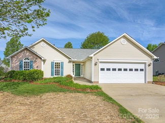 143 Running Briar Rd, Fletcher, NC 28732