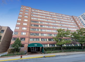 708 W Bittersweet Place Unit 212, Chicago, IL 60613