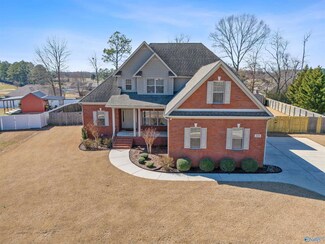 108 Lewis Vann Dr, Hazel Green, AL 35750
