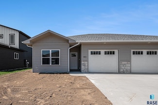 813 N Marquette Ave, Sioux Falls, SD 57110