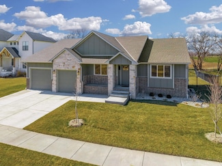 227 S Wellcrest Cir, Wichita, KS 67052