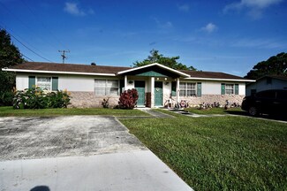 2760 Seneca Ave, Fort Pierce, FL 34946