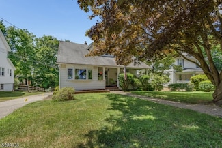 5 Hampton Rd, Mendham, NJ 07945