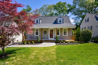 18 Cedar Ln, Chatham, NJ 07928