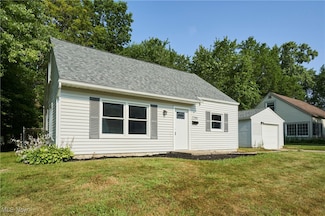 2280 Suncrest Dr, Cuyahoga Falls, OH 44221