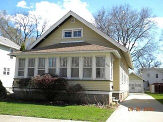 378 W Park Ave, Aurora, IL 60506