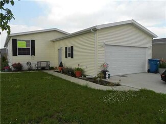 133 Woodcreek Blvd, Walbridge, OH 43465