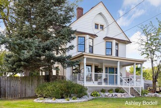1953 Kinney Ave NW, Grand Rapids, MI 49534