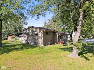 3042 Fairlawn Dr, Columbus, IN 47203