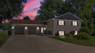 502 Lincoln Ln, Volga, SD 57071
