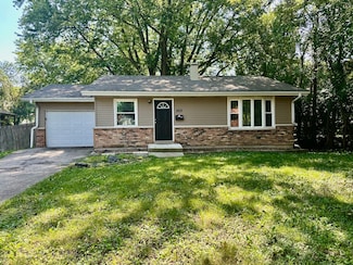 303 Ann St, South Elgin, IL 60177