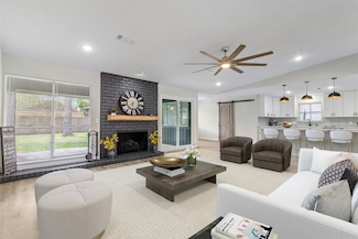 4102 Laurel Grove Dr, Seabrook, TX 77586