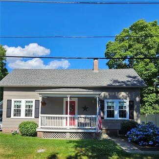 41 Casino Ave, Mapleville, RI 02839