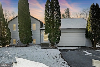 504 Guyray Dr, Red Lion, PA 17356