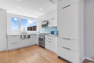 64-75 Austin St Unit 7A, Rego Park, NY 11374