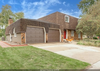 1175 Maricopa Dr, Oshkosh, WI 54904